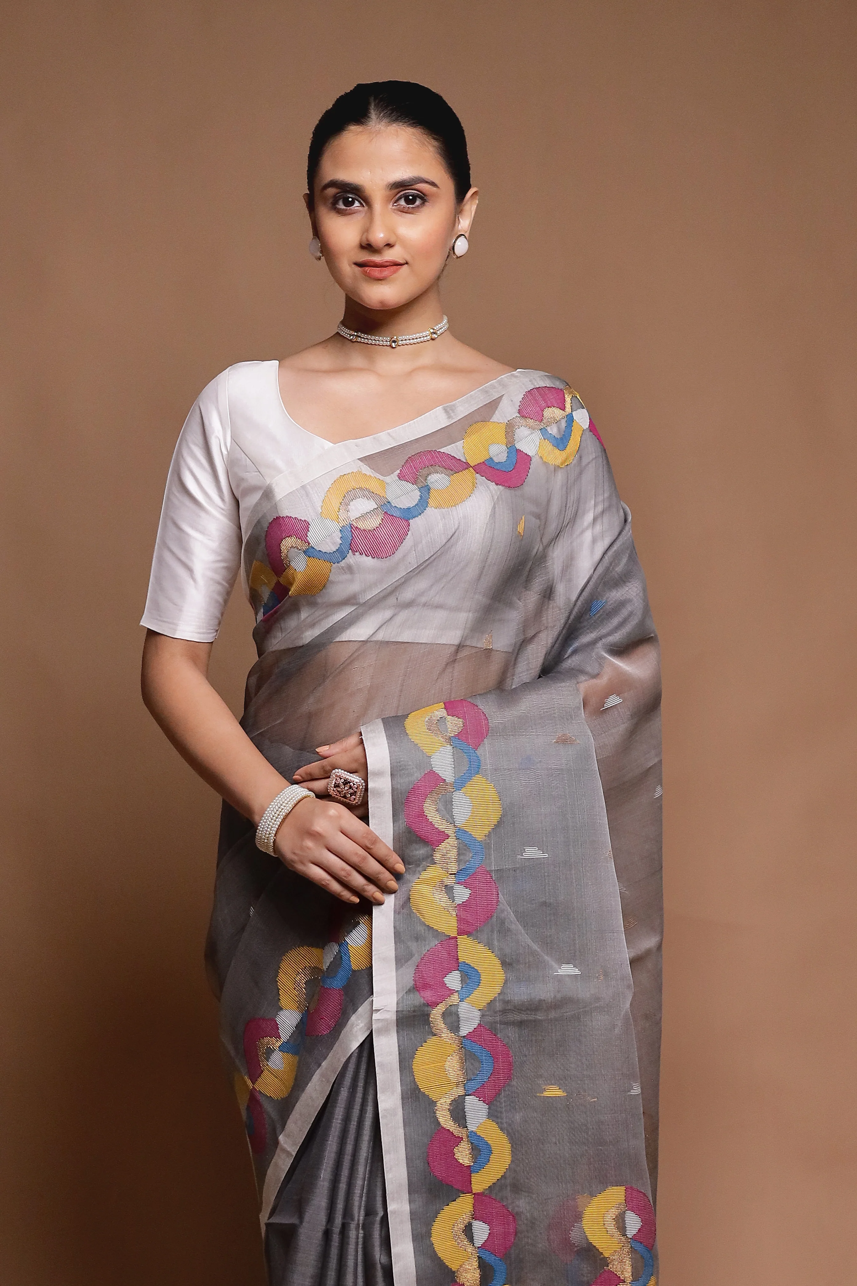 Grey Handloom Matka Pure Silk Saree With Blouse Piece - Image 2