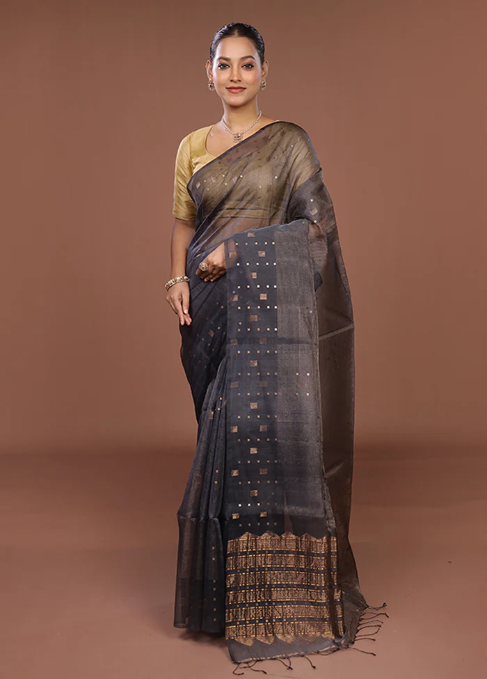 Grey Handloom Matka Pure Silk Saree With Blouse Piece - Image 2