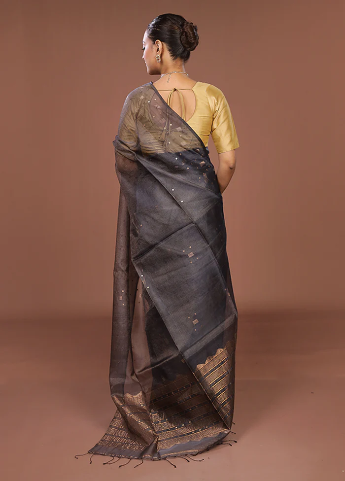 Grey Handloom Matka Pure Silk Saree With Blouse Piece - Image 3