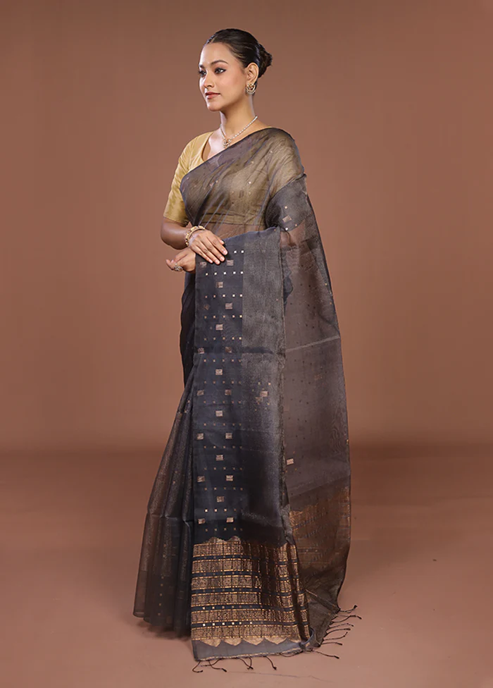 Grey Handloom Matka Pure Silk Saree With Blouse Piece - Image 4
