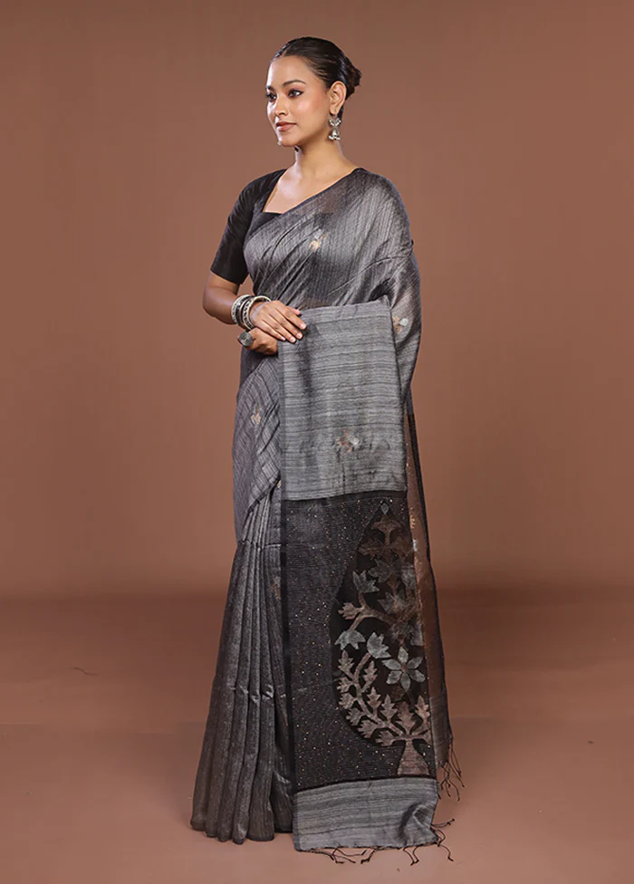 Grey Handloom Matka Pure Silk Saree With Blouse Piece - Image 4