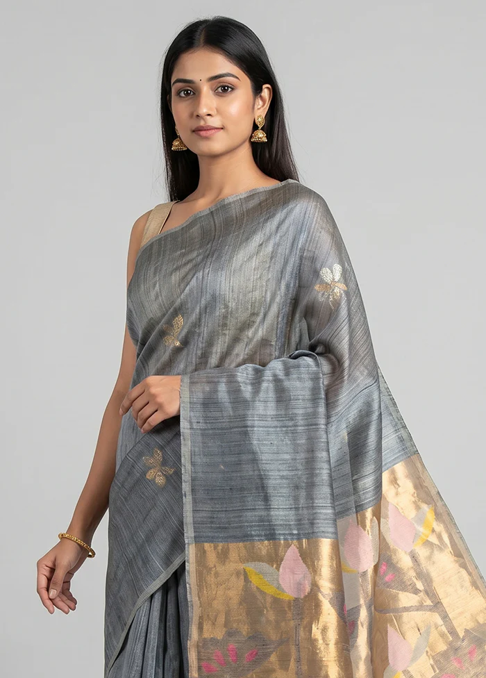 Grey Handloom Matka Pure Silk Saree With Blouse Piece - Image 2