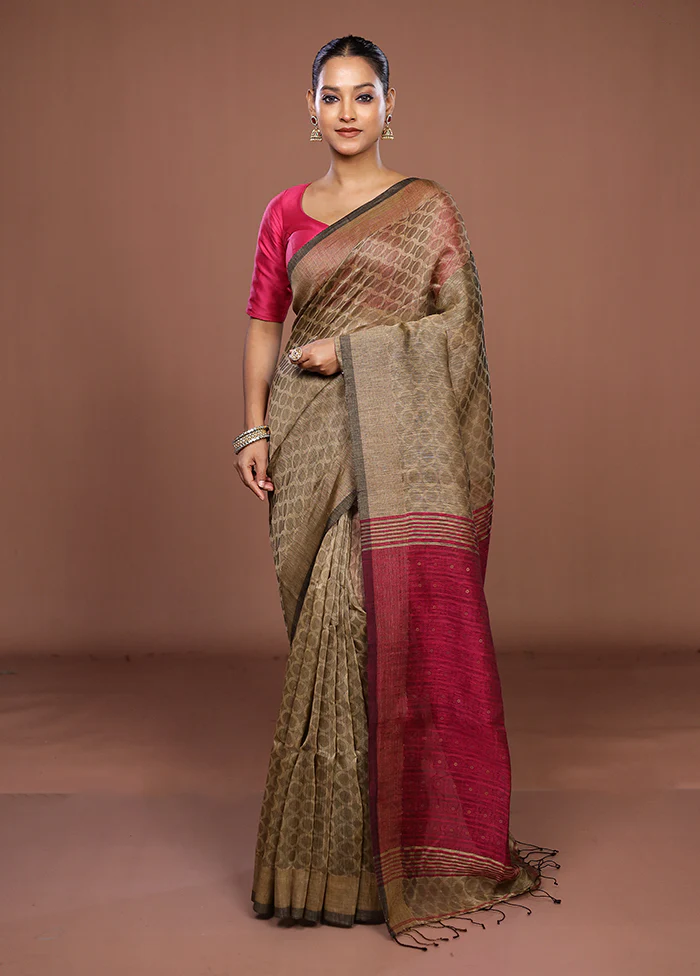 Grey Handloom Matka Pure Silk Saree With Blouse Piece - Image 2