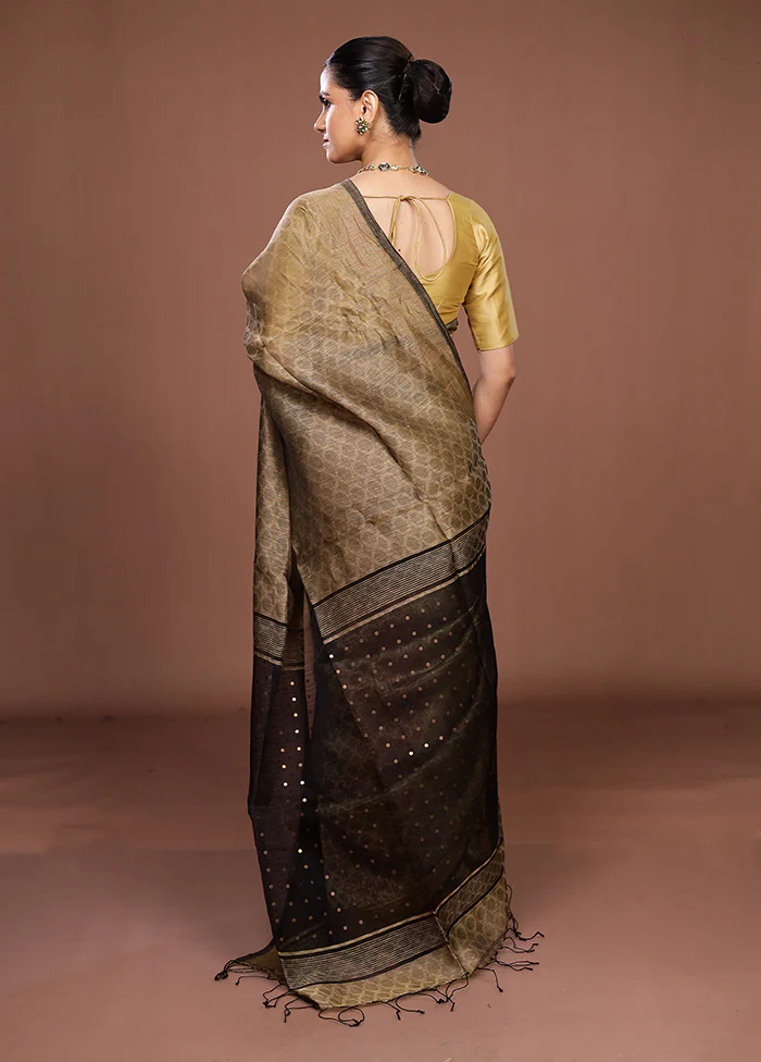 Grey Handloom Matka Pure Silk Saree With Blouse Piece - Image 3