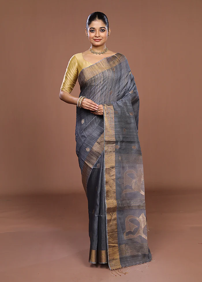 Grey Handloom Matka Pure Silk Saree With Blouse Piece - Image 2