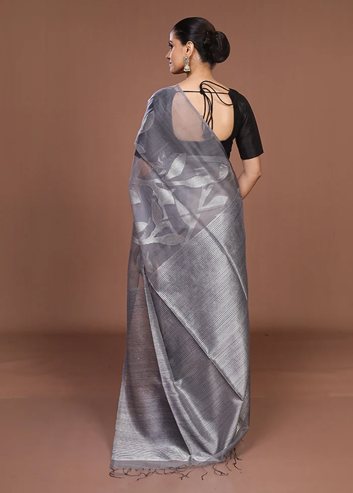 Grey Handloom Matka Pure Silk Saree With Blouse Piece - Image 3
