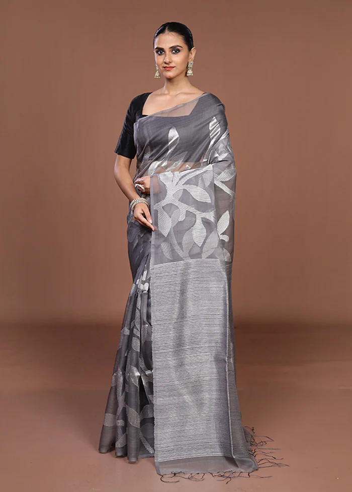 Grey Handloom Matka Pure Silk Saree With Blouse Piece - Image 4