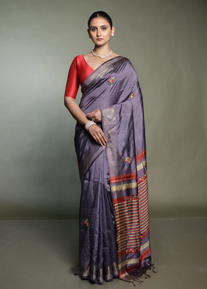 Grey Handloom Tussar Pure Silk Saree With Blouse Piece - Image 2