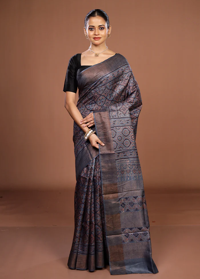 Grey Handloom Tussar Pure Silk Saree With Blouse Piece - Image 2