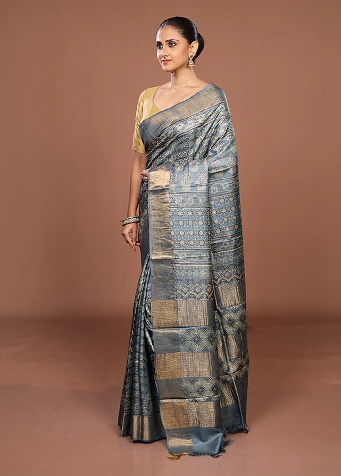 Grey Handloom Tussar Pure Silk Saree With Blouse Piece - Image 4