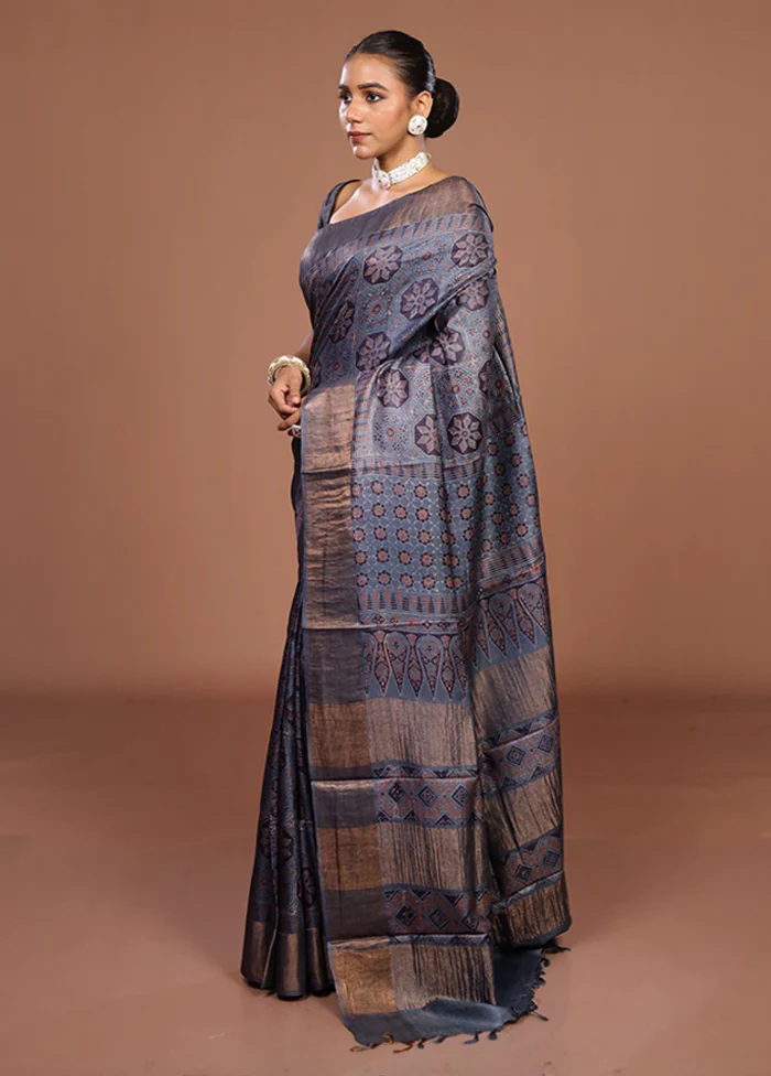 Grey Handloom Tussar Pure Silk Saree With Blouse Piece - Image 4