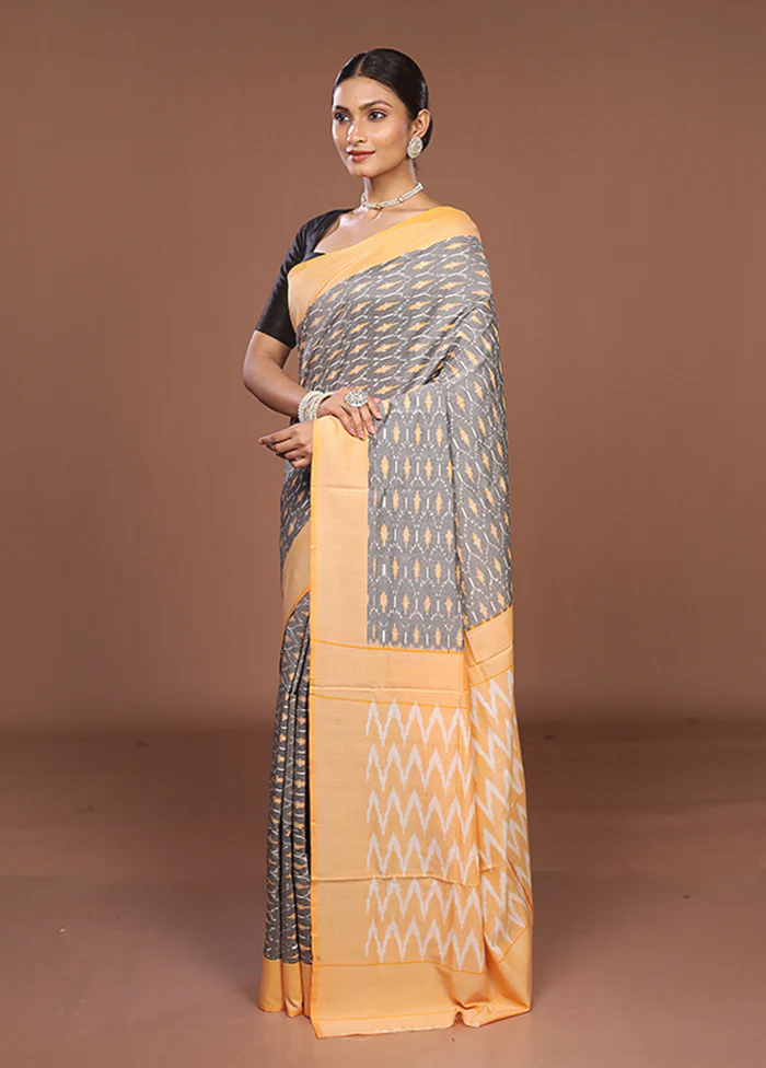 Grey Ikkat Silk Saree With Blouse Piece - Image 4