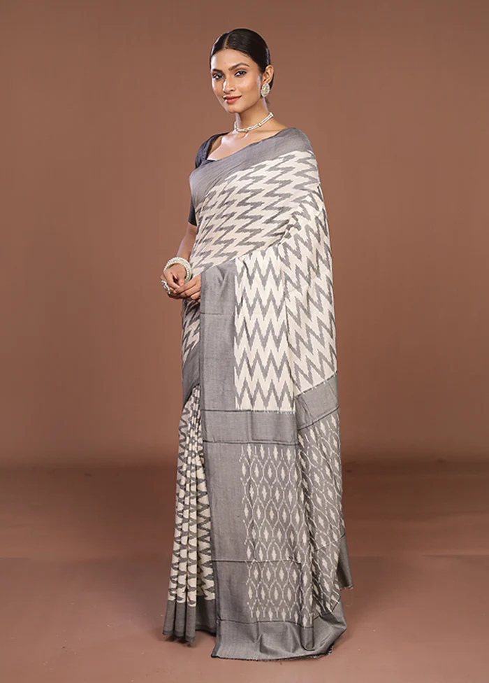 Grey Ikkat Silk Saree With Blouse Piece - Image 4