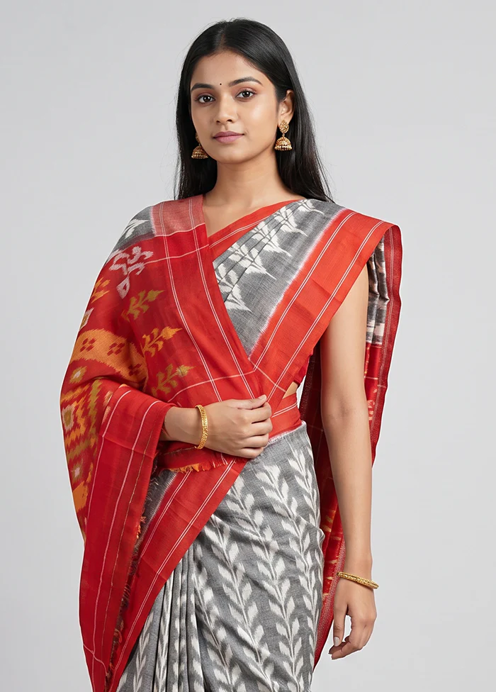 Grey Ikkat Silk Saree With Blouse Piece - Image 2