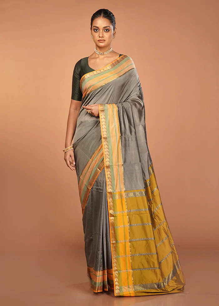 Grey Kanjivaram Silk Saree With Blouse Piece - Image 2