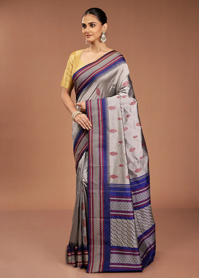 Grey Kanjivaram Silk Saree With Blouse Piece - Image 4