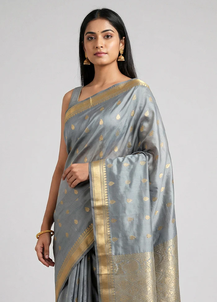 Grey Kanjivaram Silk Saree With Blouse Piece - Image 2