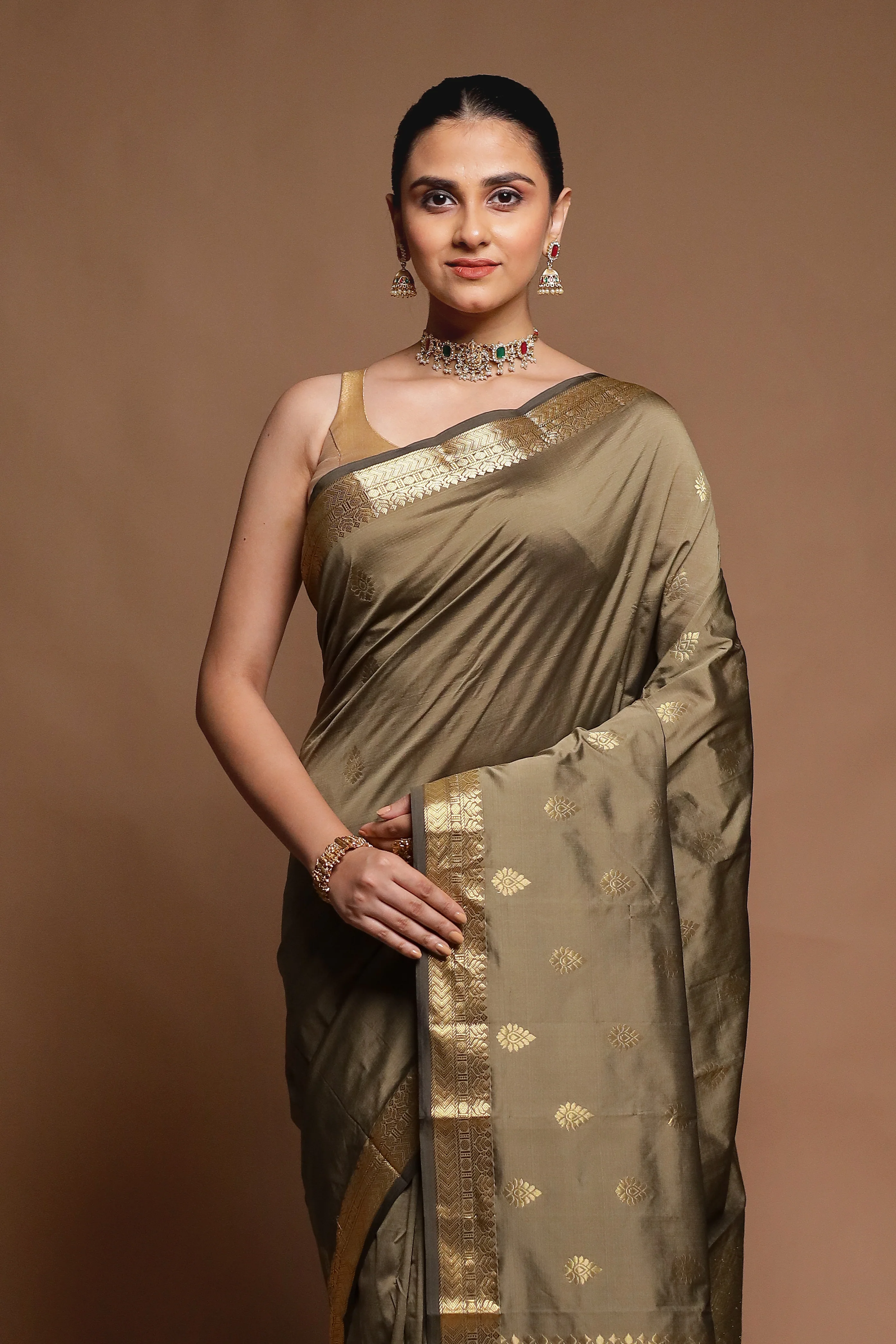 Grey Kanjivaram Silk Saree With Blouse Piece - Image 2