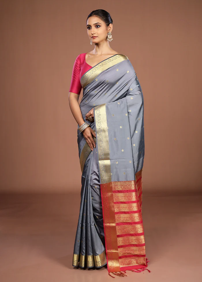 Grey Kanjivaram Silk Saree With Blouse Piece - Image 4