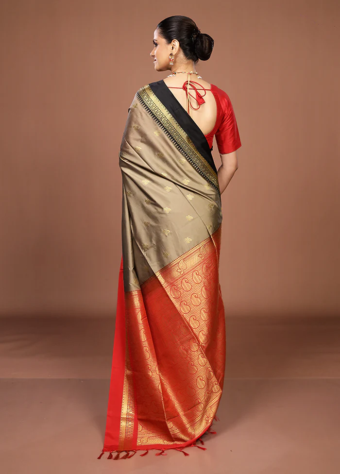 Grey Kanjivaram Silk Saree With Blouse Piece - Image 3
