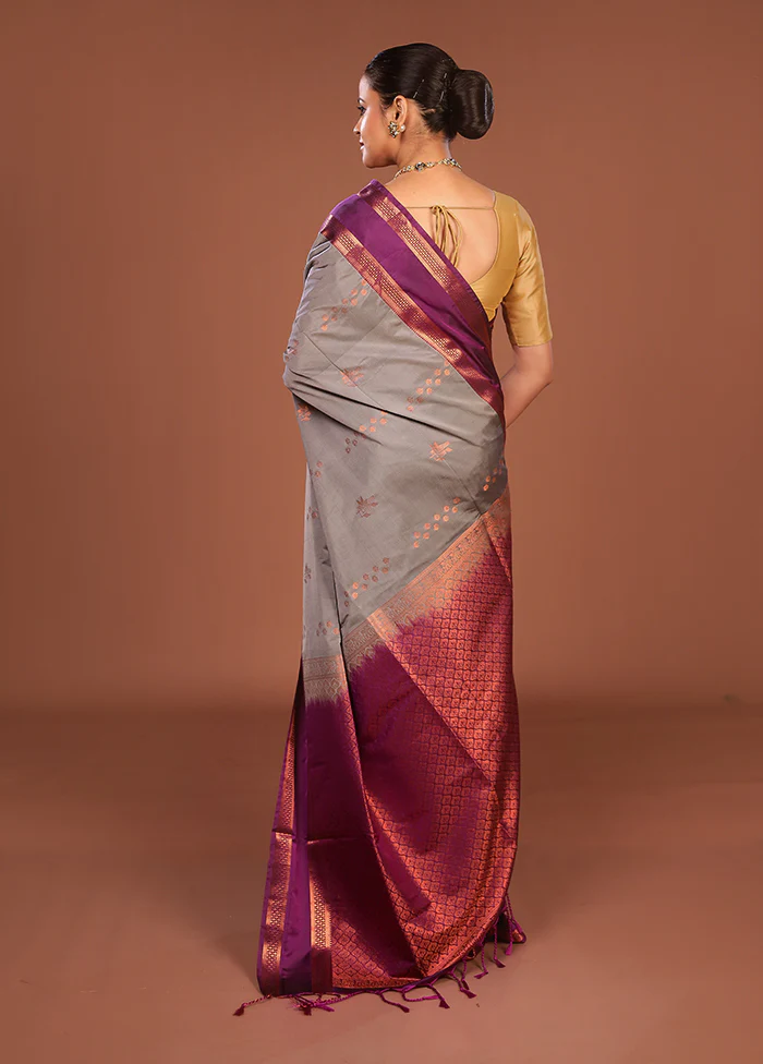Grey Kanjivaram Silk Saree With Blouse Piece - Image 3