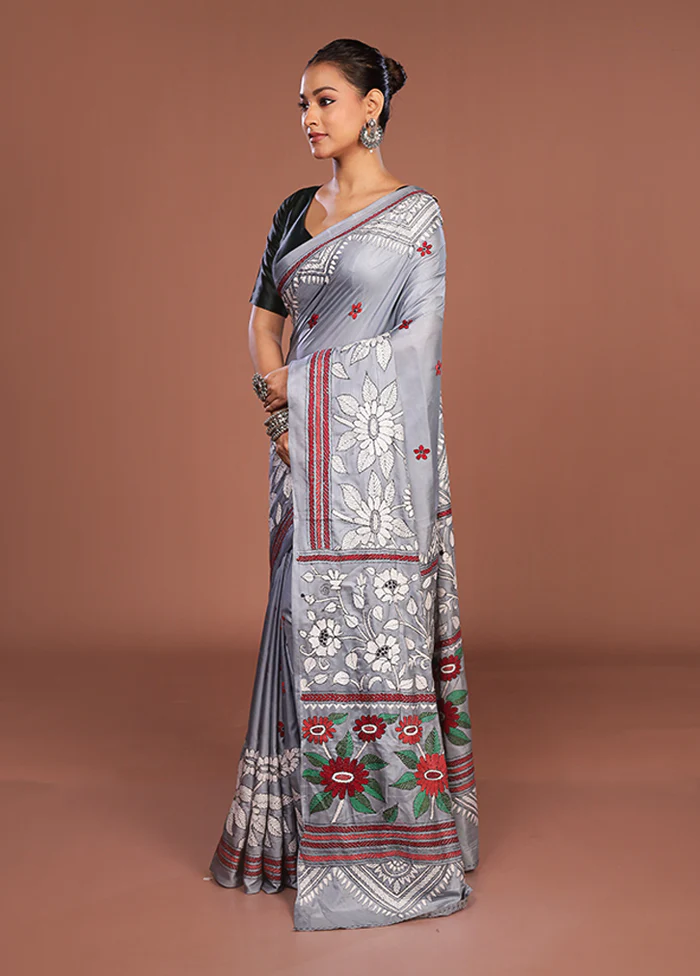 Grey Kantha Stitch Silk Saree With Blouse Piece - Image 4