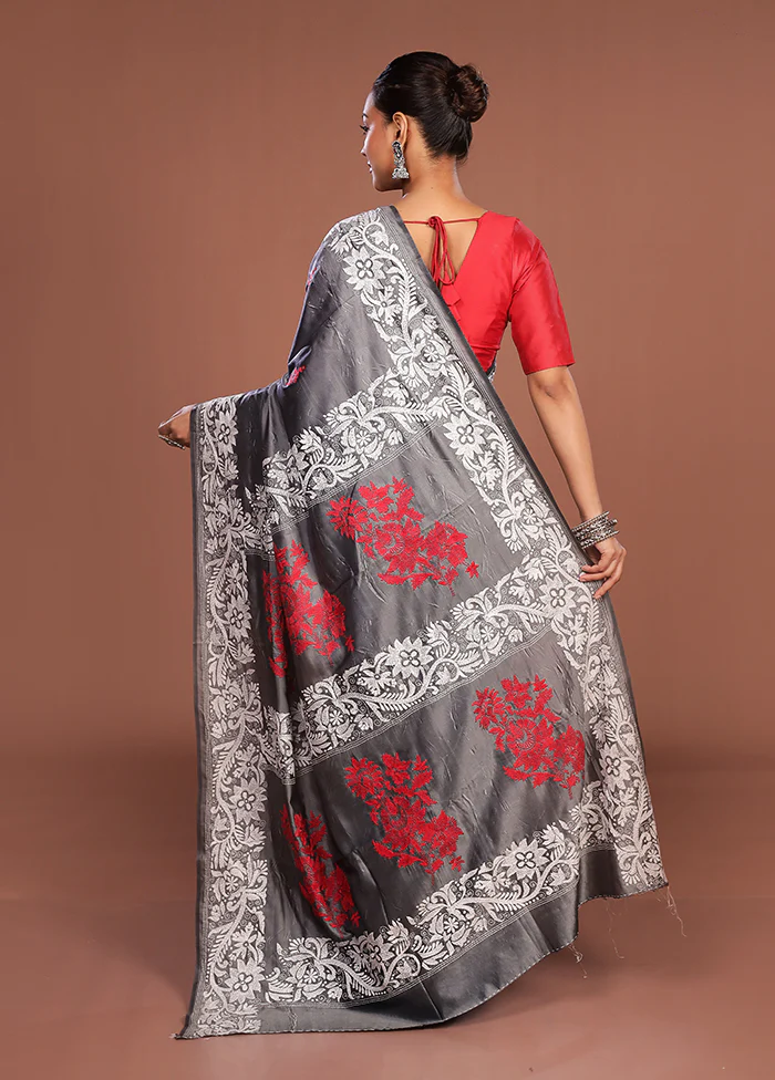 Grey Kantha Stitch Silk Saree With Blouse Piece - Image 3