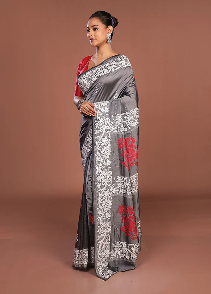 Grey Kantha Stitch Silk Saree With Blouse Piece - Image 4