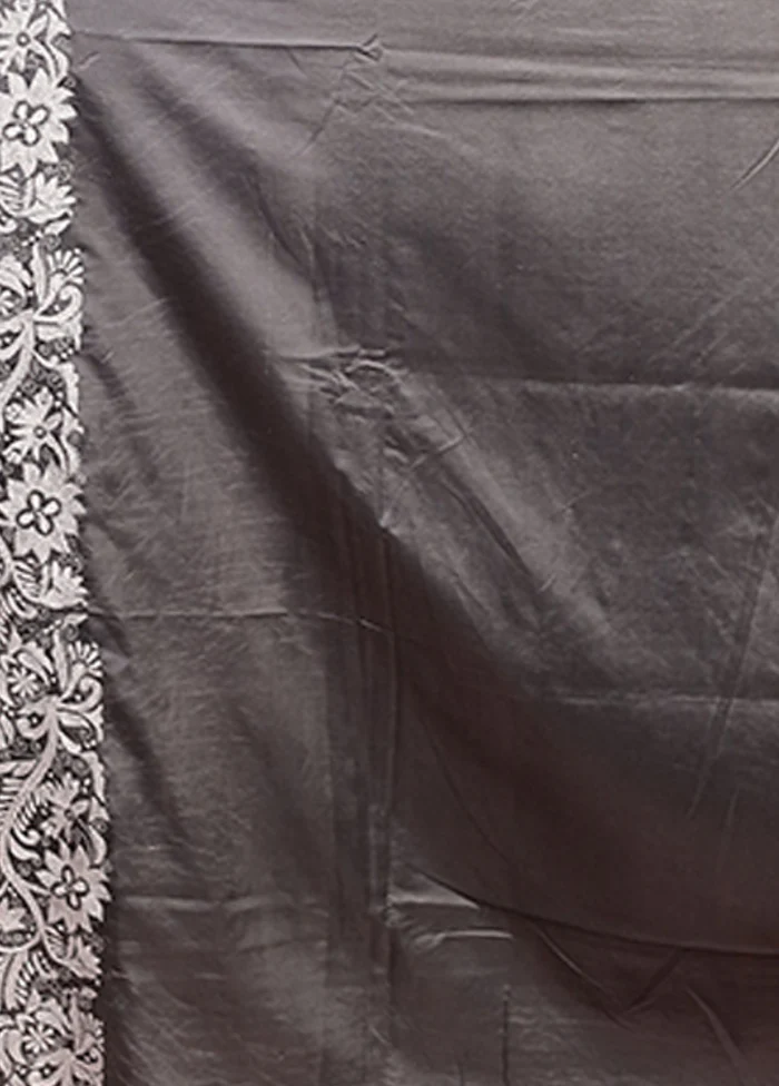 Grey Kantha Stitch Silk Saree With Blouse Piece - Image 5