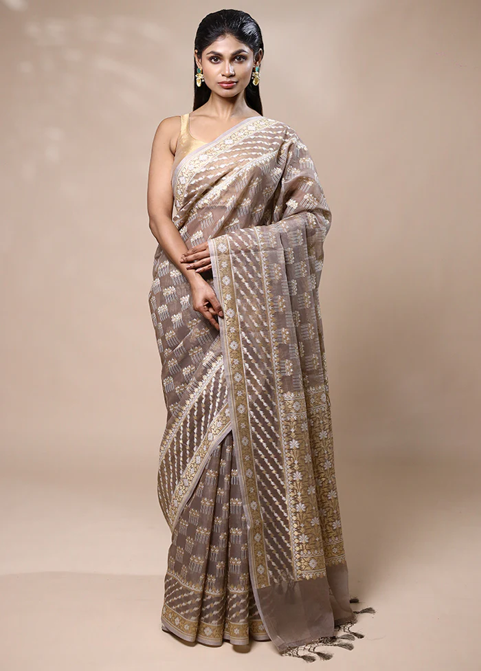 Grey Kora Silk Saree With Blouse Piece - Image 2