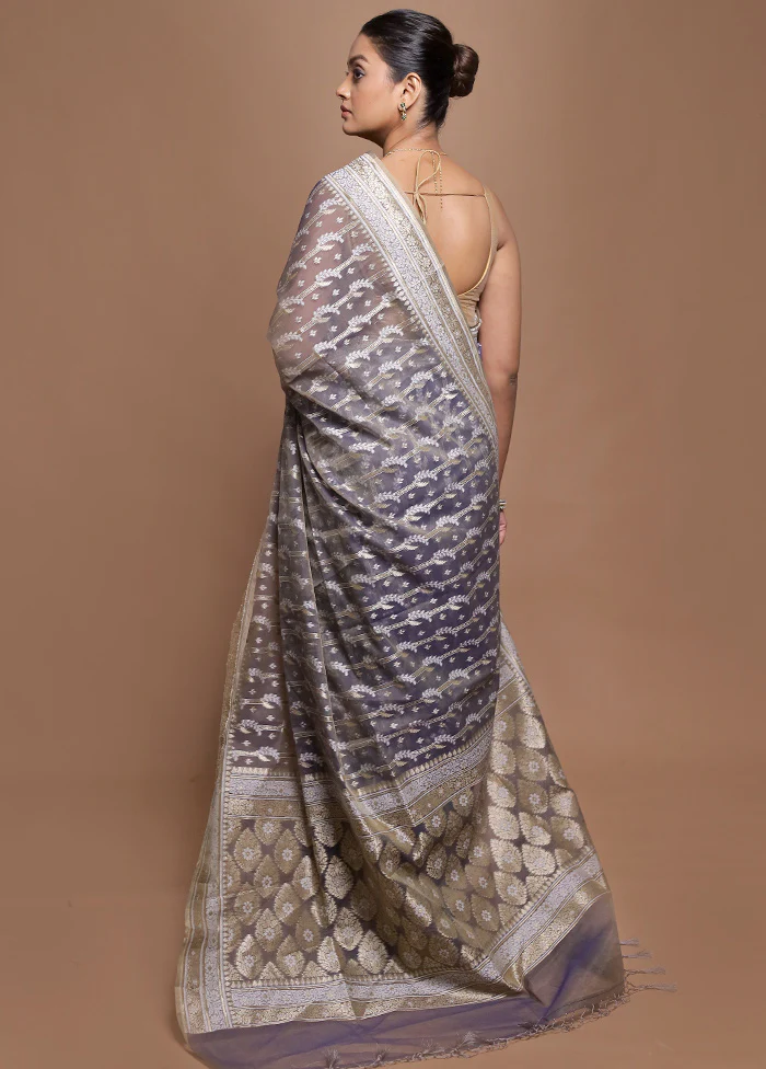 Grey Kora Silk Saree With Blouse Piece - Image 3