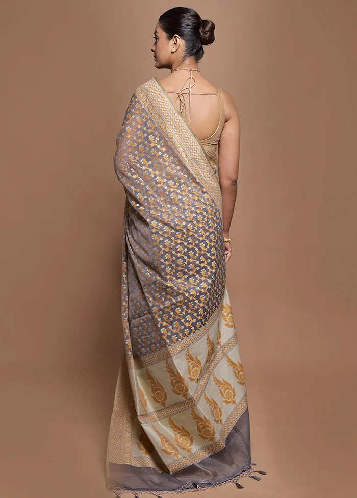 Grey Kora Silk Saree With Blouse Piece - Image 3