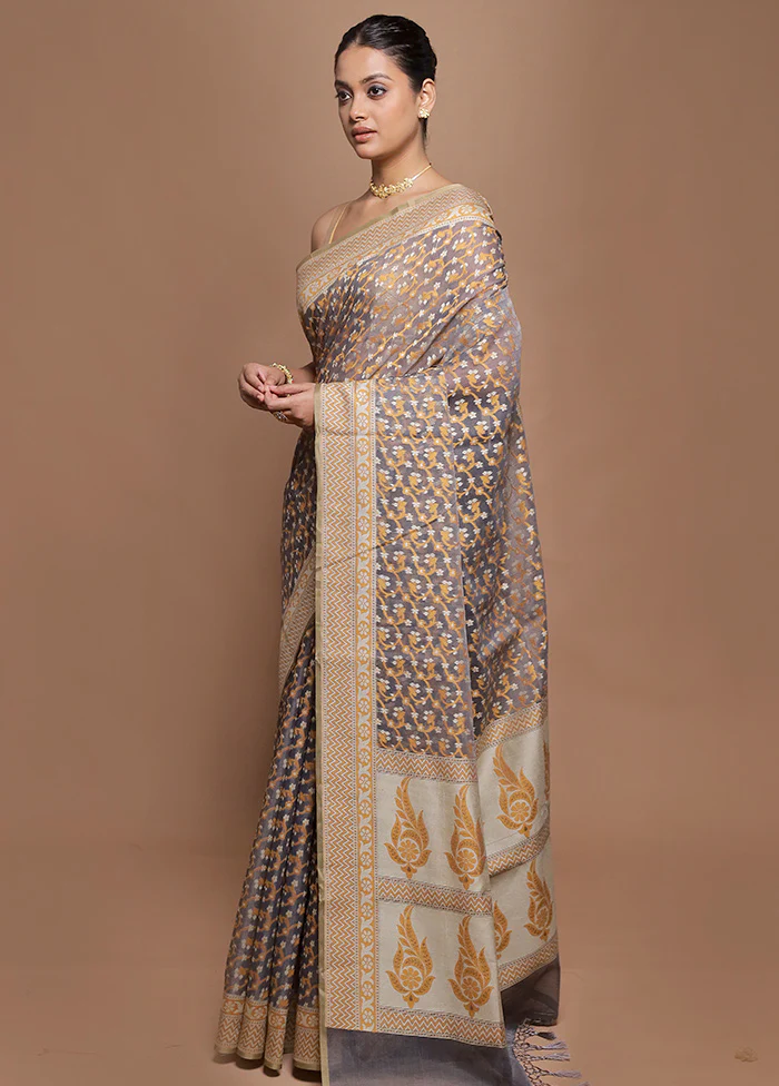 Grey Kora Silk Saree With Blouse Piece - Image 4