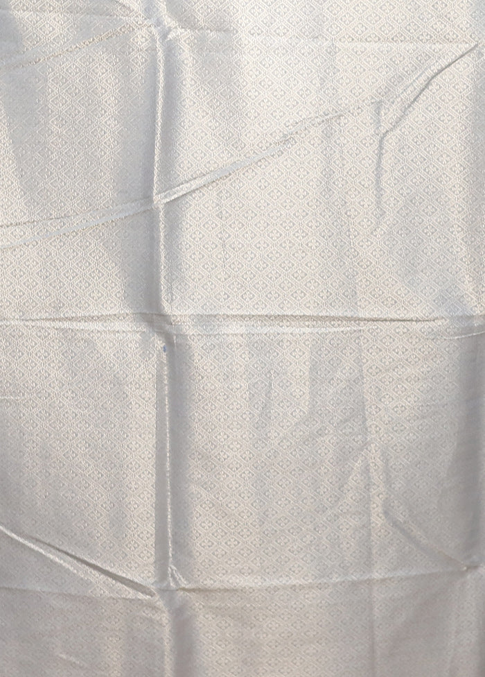 Grey Kora Silk Saree With Blouse Piece - Image 5