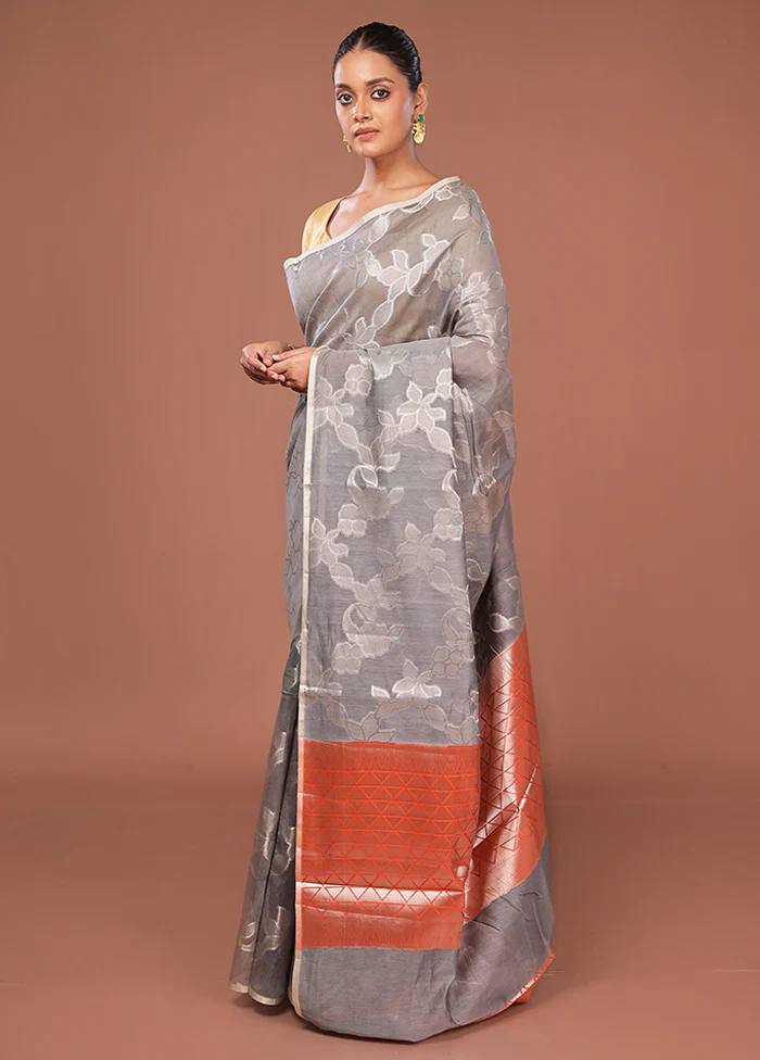 Grey Kora Silk Saree With Blouse Piece - Image 4