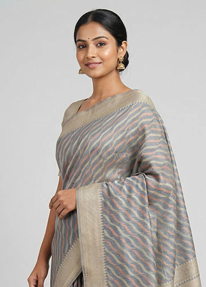 Grey Kora Silk Saree With Blouse Piece - Image 2
