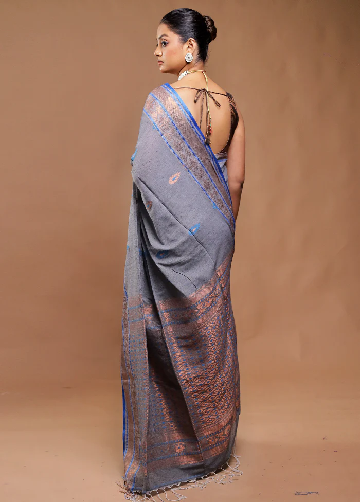 Grey Matka Silk Saree With Blouse Piece - Image 3