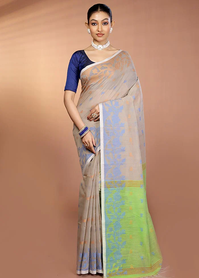 Grey Matka Silk Saree With Blouse Piece - Image 2