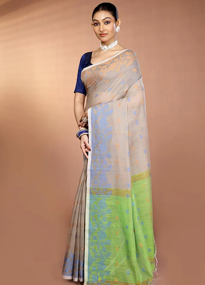 Grey Matka Silk Saree With Blouse Piece - Image 4