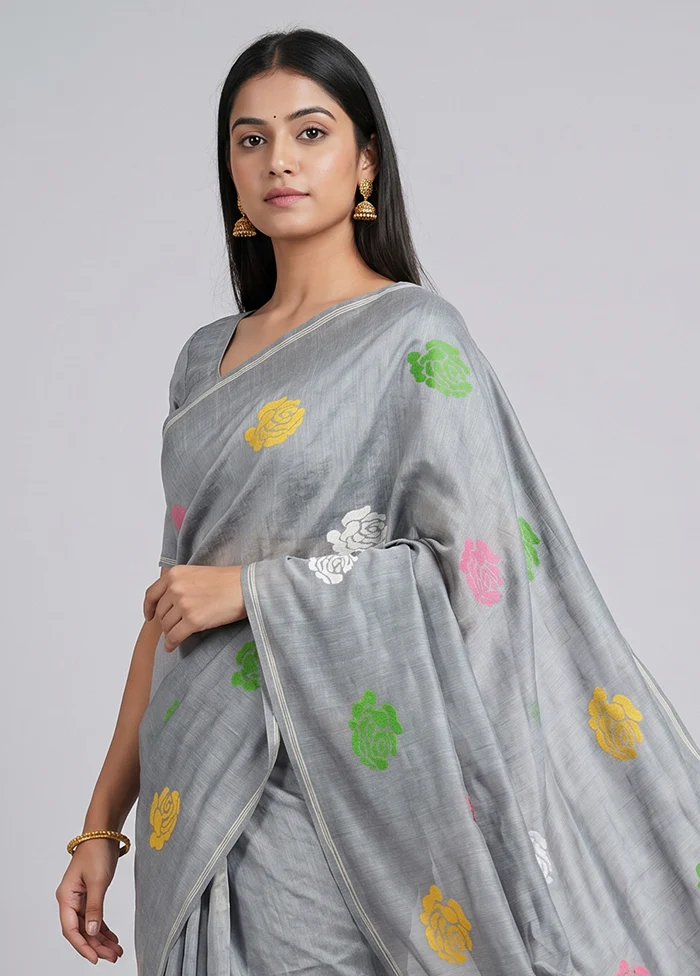 Grey Matka Silk Saree With Blouse Piece - Image 2