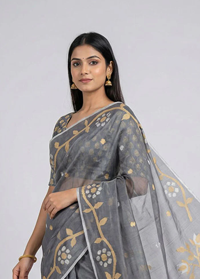 Grey Matka Silk Saree With Blouse Piece - Image 2