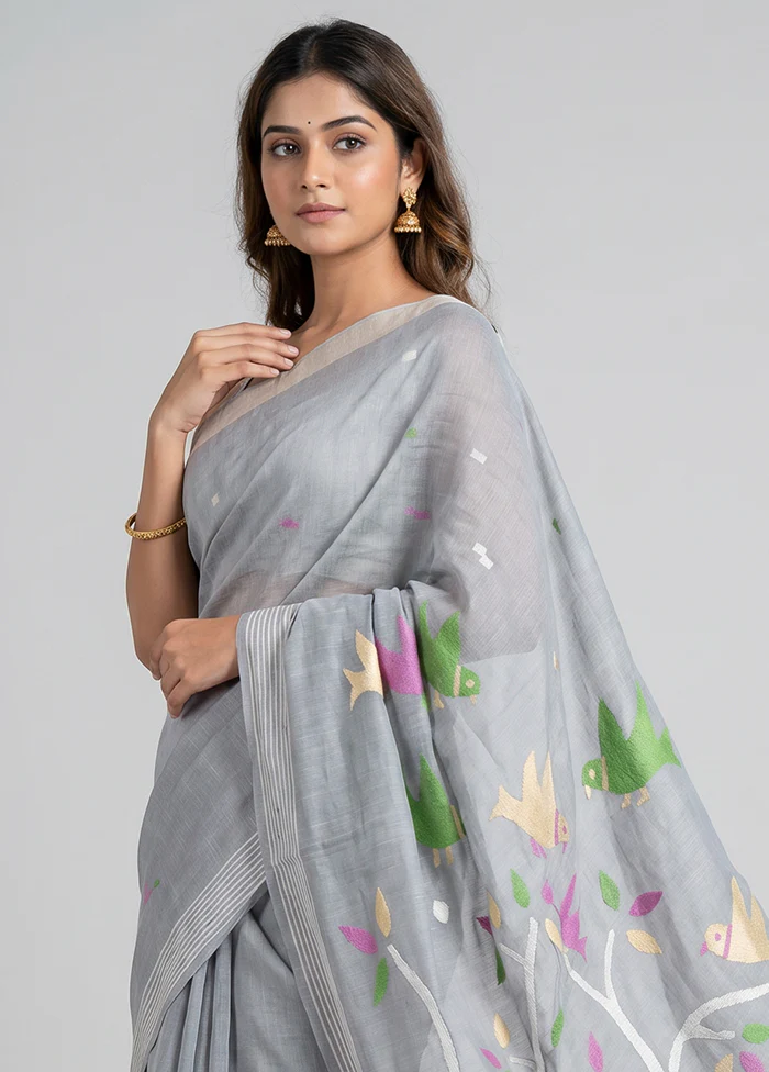 Grey Matka Silk Saree With Blouse Piece - Image 2