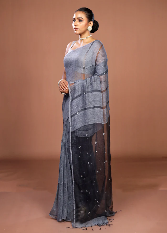 Grey Matka Silk Saree With Blouse Piece - Image 4