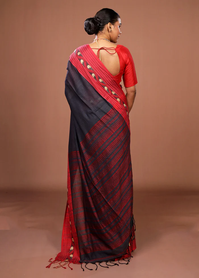 Grey Matka Silk Saree With Blouse Piece - Image 3