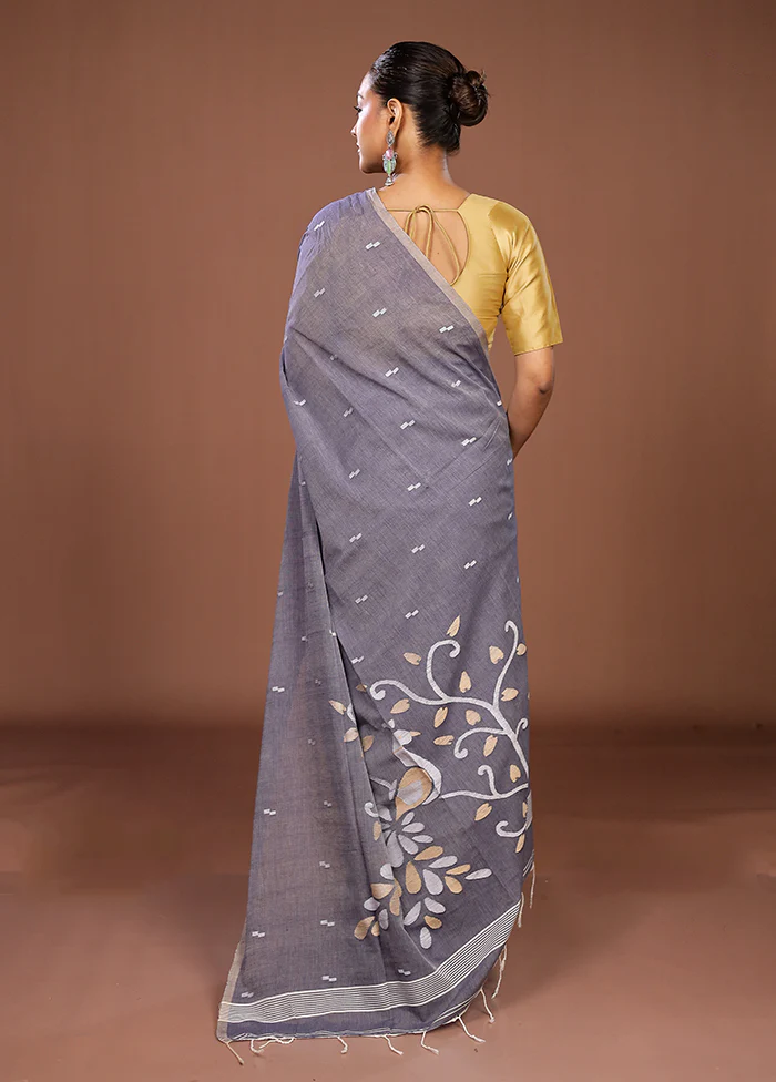 Grey Matka Silk Saree With Blouse Piece - Image 3