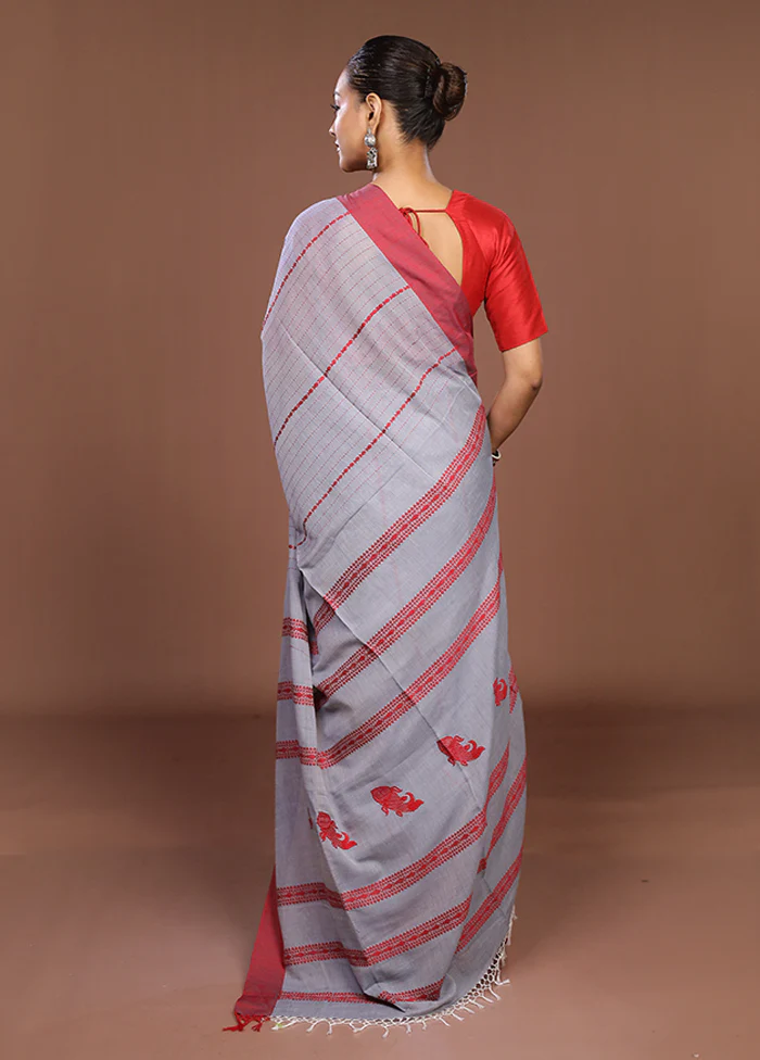 Grey Matka Silk Saree With Blouse Piece - Image 3