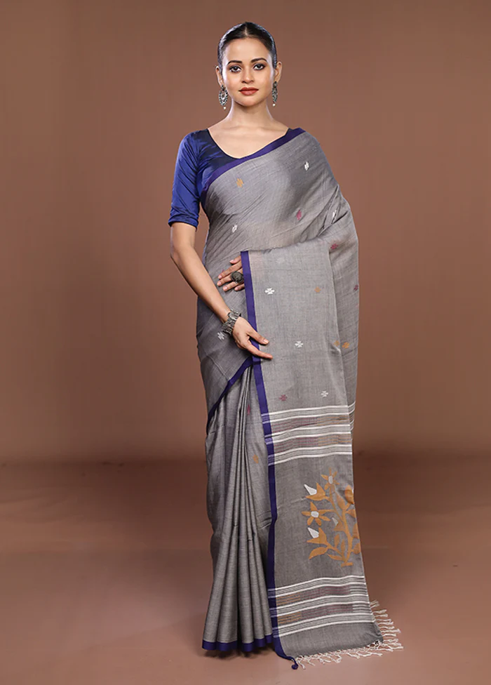 Grey Matka Silk Saree With Blouse Piece - Image 2