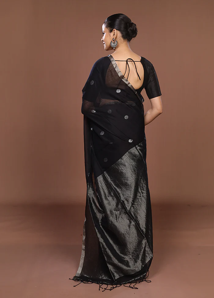 Grey Matka Silk Saree With Blouse Piece - Image 3