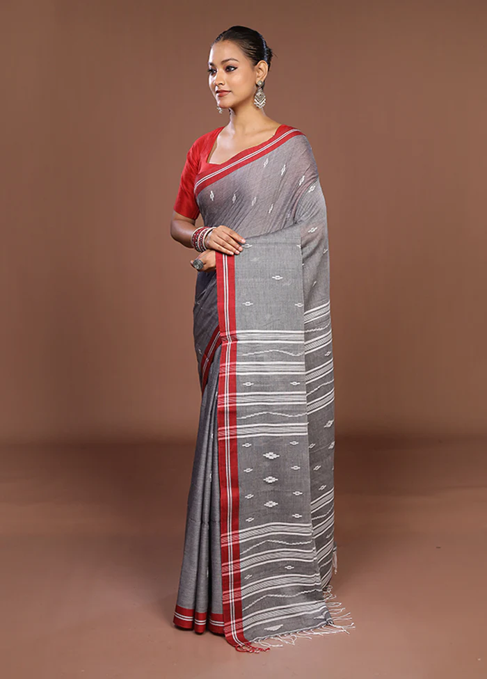 Grey Matka Silk Saree With Blouse Piece - Image 4