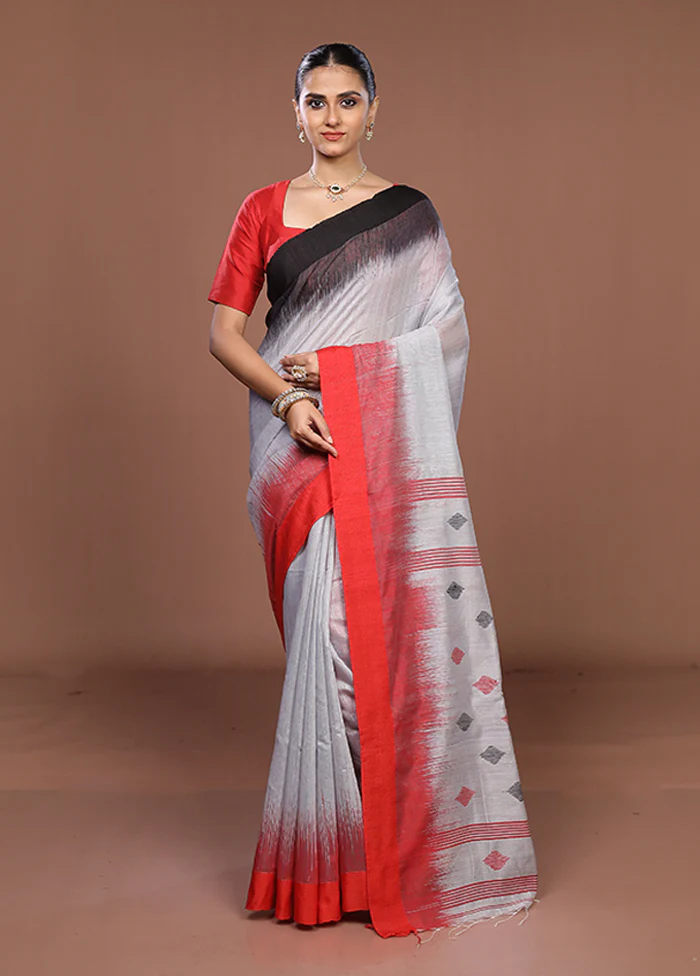Grey Matka Silk Saree With Blouse Piece - Image 2